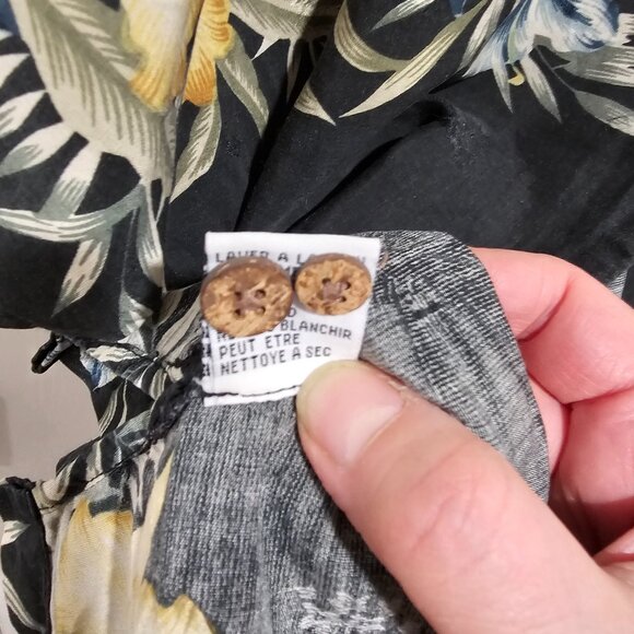 Tommy Bahama floral shirt black with yellow size medium - Picture 6 of 8